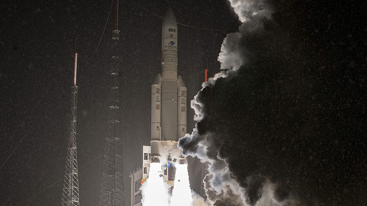 OPERE PAR ARIANESPACE AU PROFIT DE SES ET DU MINISTERE FRANCAIS DES ARMEES, LE VOL ARIANE 5 VA255 EST LE PLUS PERFORMANT JAMAIS REALISE VERS L’ORBITE DE TRANSFERT GÉOSTATIONNAIRE