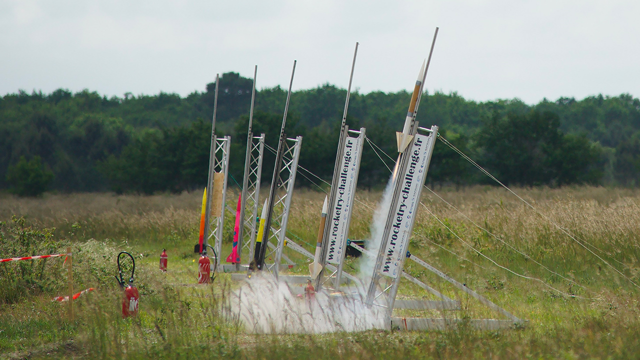 Rocketry Challenge 2022 mit aufstrebenden weiblichen Raumfahrttalenten auf dem Podest