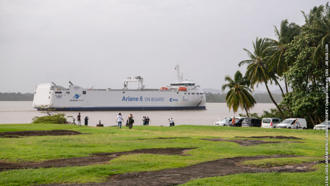 Le navire Canopée, destiné au transport d’Ariane 6, accosté pour la première fois en Guyane